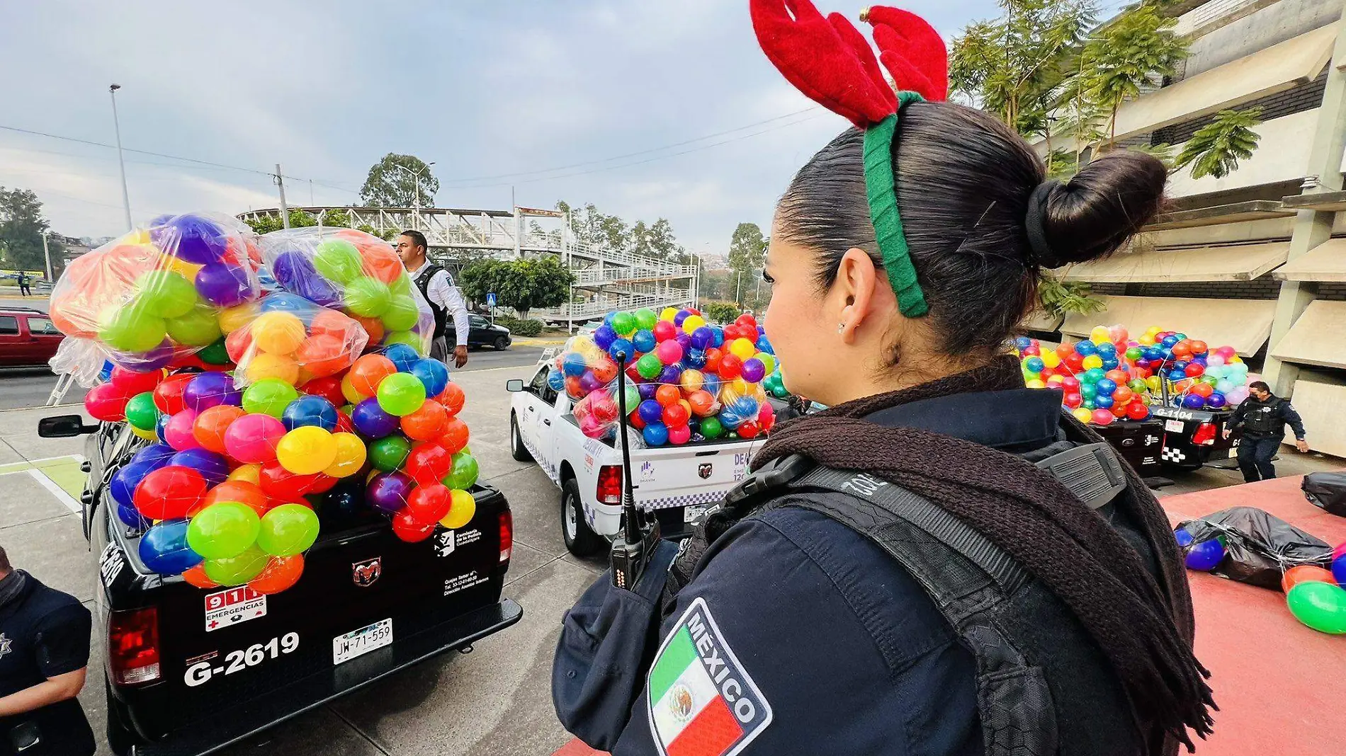 Policia GDL regala juguetes